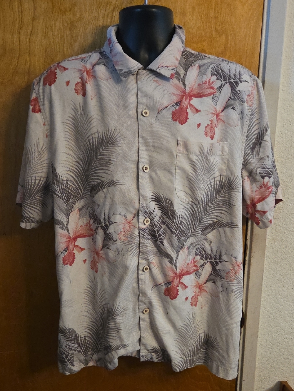 Tommy‎ Bahama Hawaiian Shirt Lrg Floral Beige Red Silk Camp Tropical Island Zone